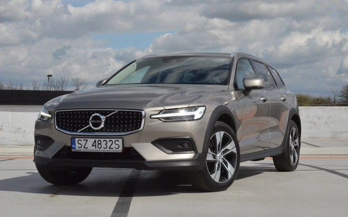 Volvo V60 Cross Country cena 135900 przebieg: 175000, rok produkcji 2021 z Zabrze małe 781